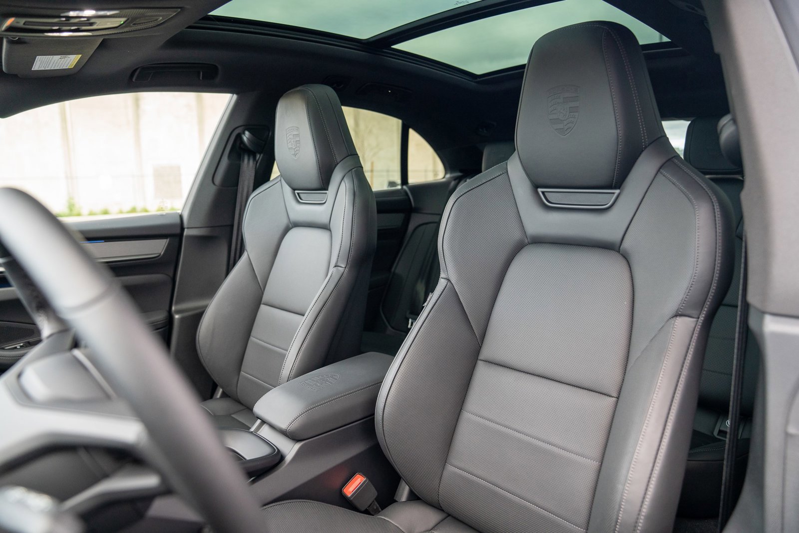 New 2025 Porsche Macan 4S Electric image 5