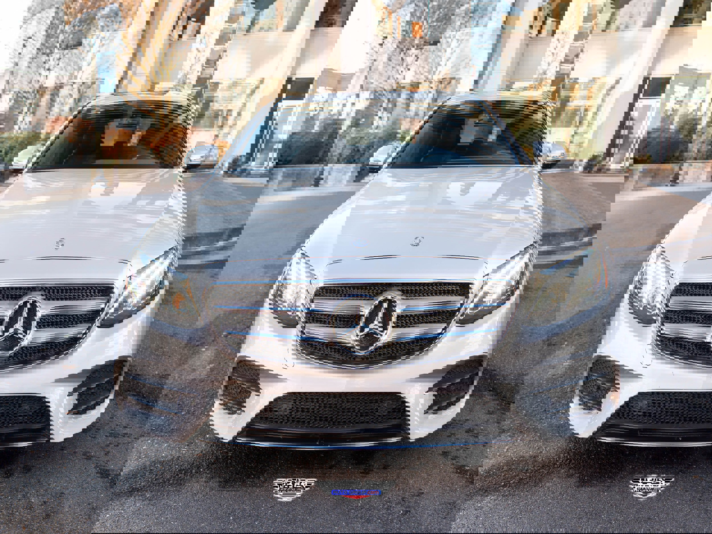 Used 2017 Mercedes-Benz E 300 4MATIC image 2