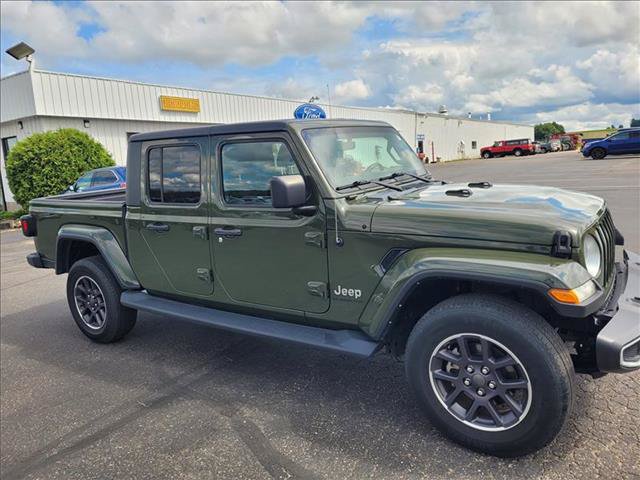 Used 2022 Jeep Gladiator Overland w/ Cold Weather Group AWD/4WD image 6