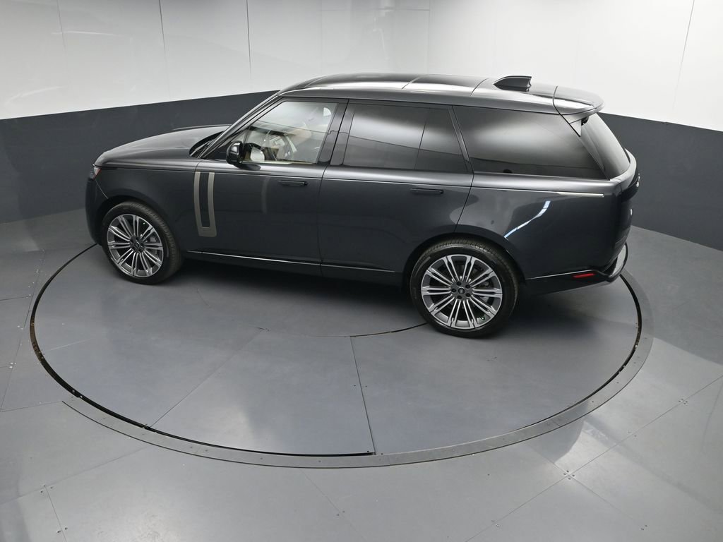 Used 2025 Land Rover Range Rover SE AWD/4WD image 32