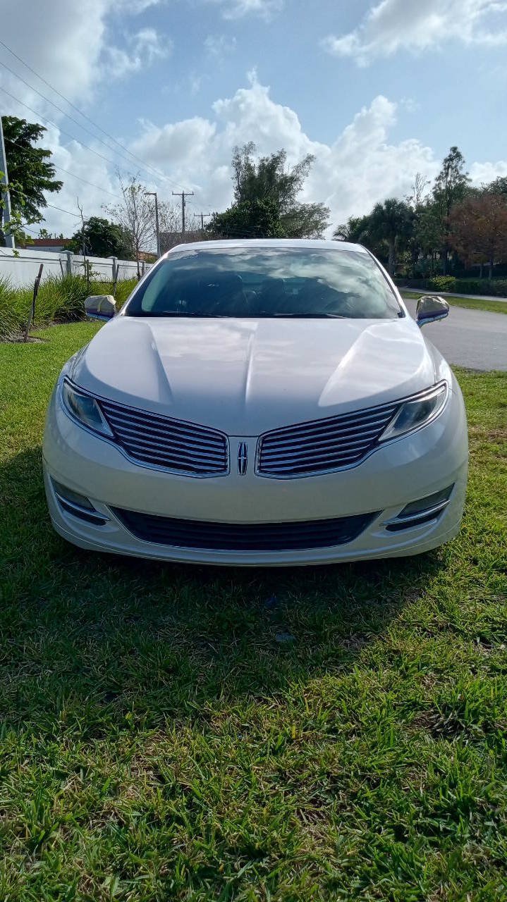 Used 2015 Lincoln MKZ w/ Equipment Group 101A Select FWD image 3