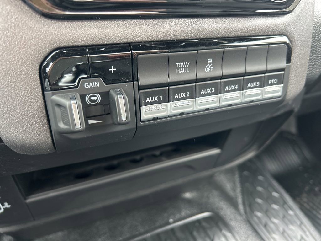 New 2026 RAM 3500 Tradesman AWD/4WD image 19