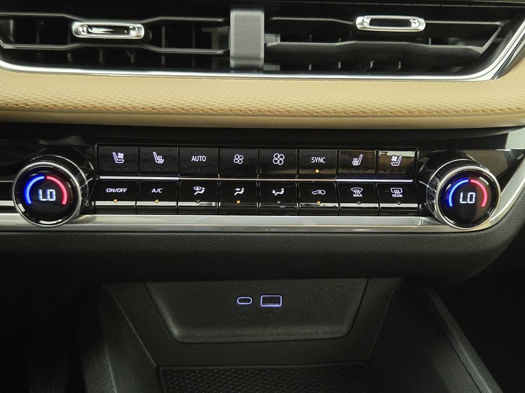 New 2026 Chevrolet Equinox ACTIV w/ Convenience Package III FWD image 19