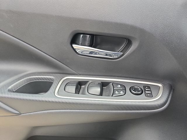 Used 2025 Nissan Versa SR w/ Trunk Package FWD image 32