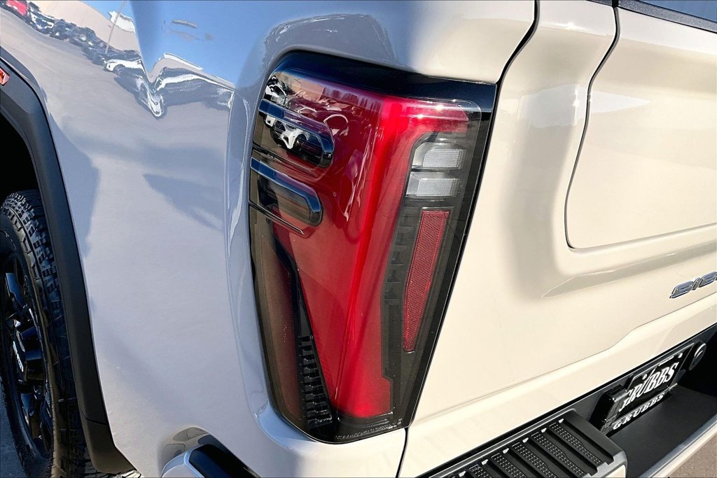 New 2026 GMC Sierra 2500 AT4 w/ AT4 Premium Plus Package AWD/4WD image 29