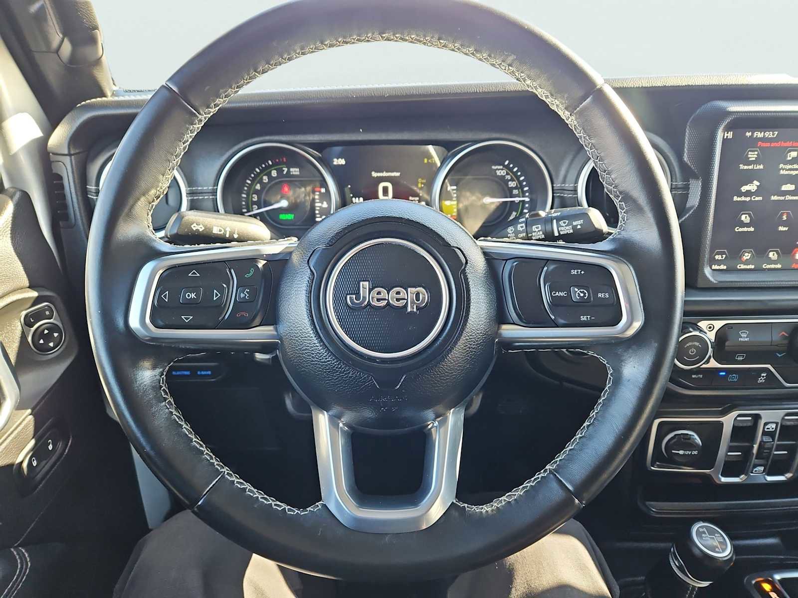 Used 2022 Jeep Wrangler Unlimited Sahara AWD/4WD image 28