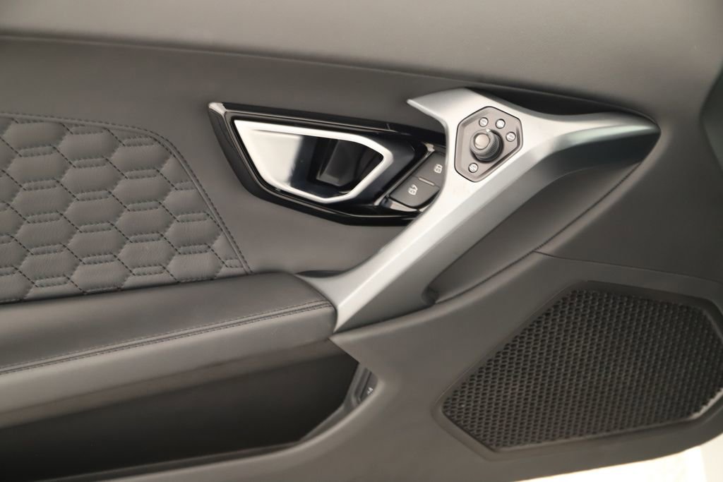 Used 2019 Lamborghini Huracan LP 580-2 image 18