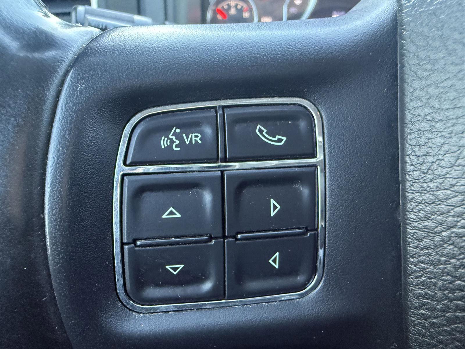 Used 2018 RAM 1500 SLT image 14