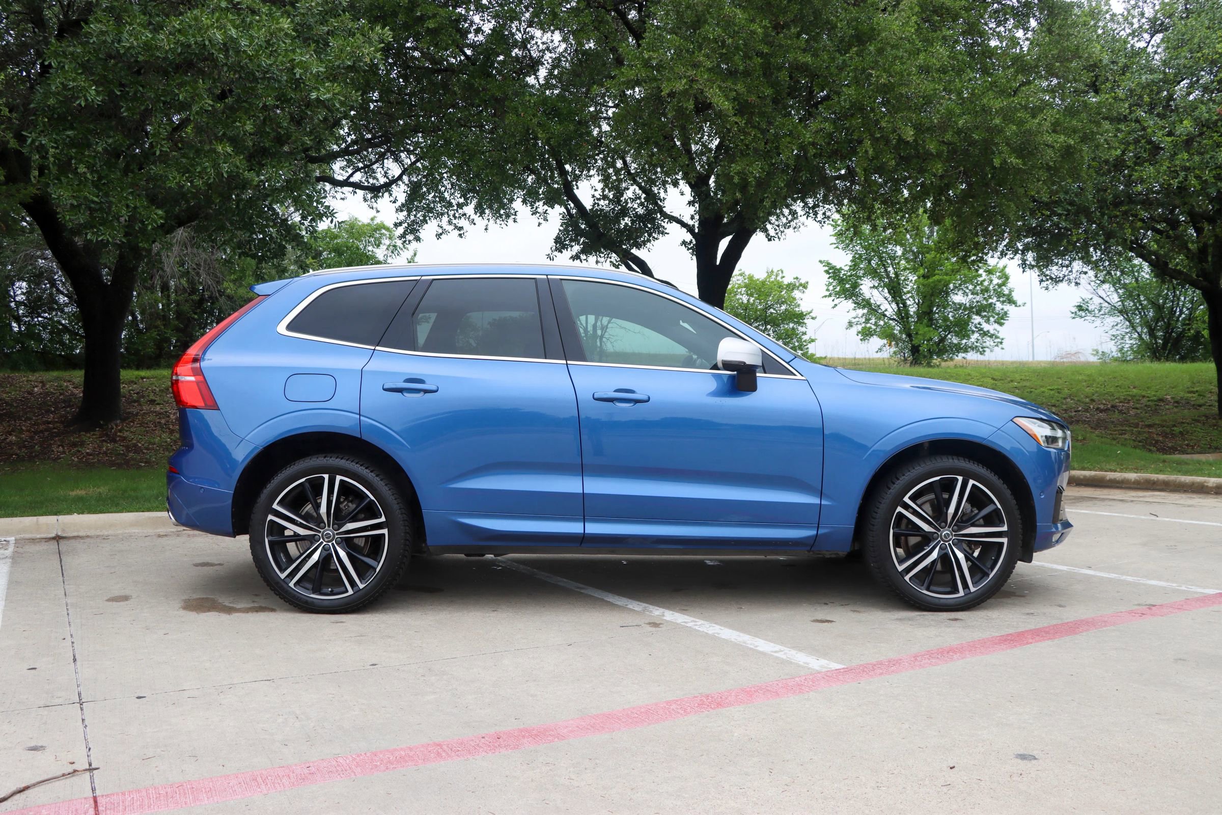 Used 2018 Volvo XC60 T6 R-Design w/ Convenience Package image 8