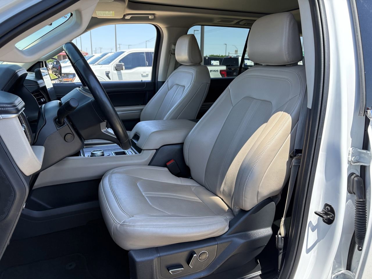 Used 2024 Ford Expedition Max Limited RWD image 29