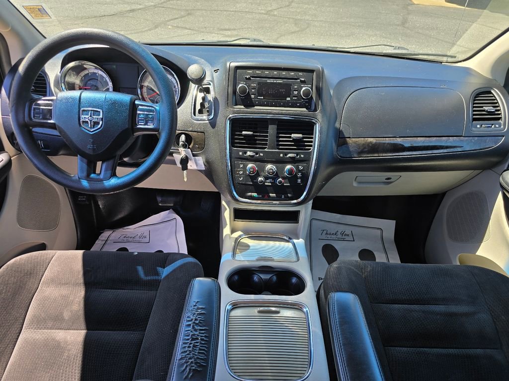Used 2016 Dodge Grand Caravan SXT image 3