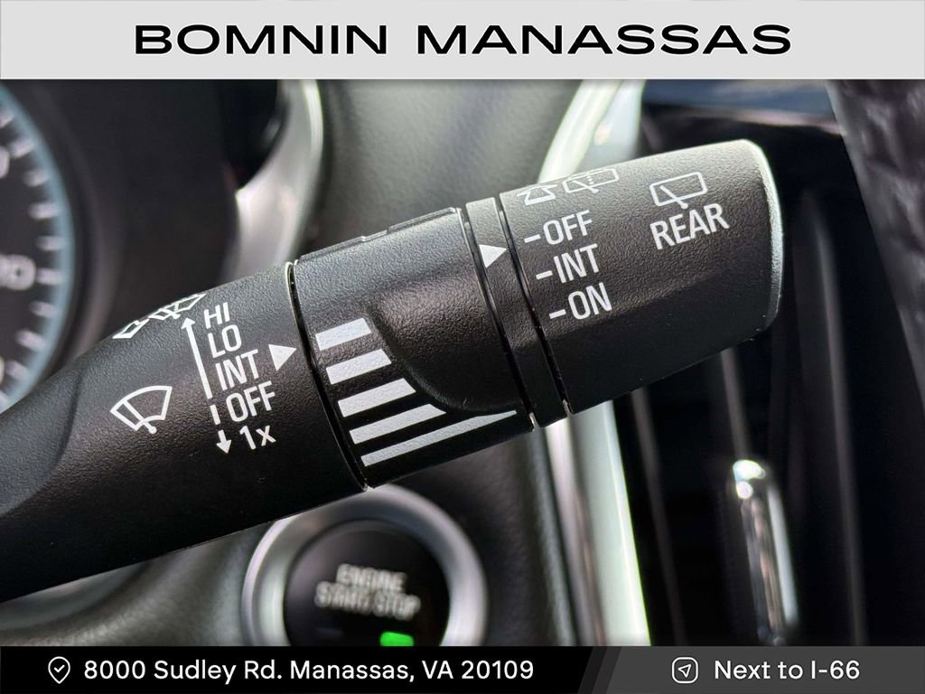 Used 2021 Chevrolet Traverse LT image 25