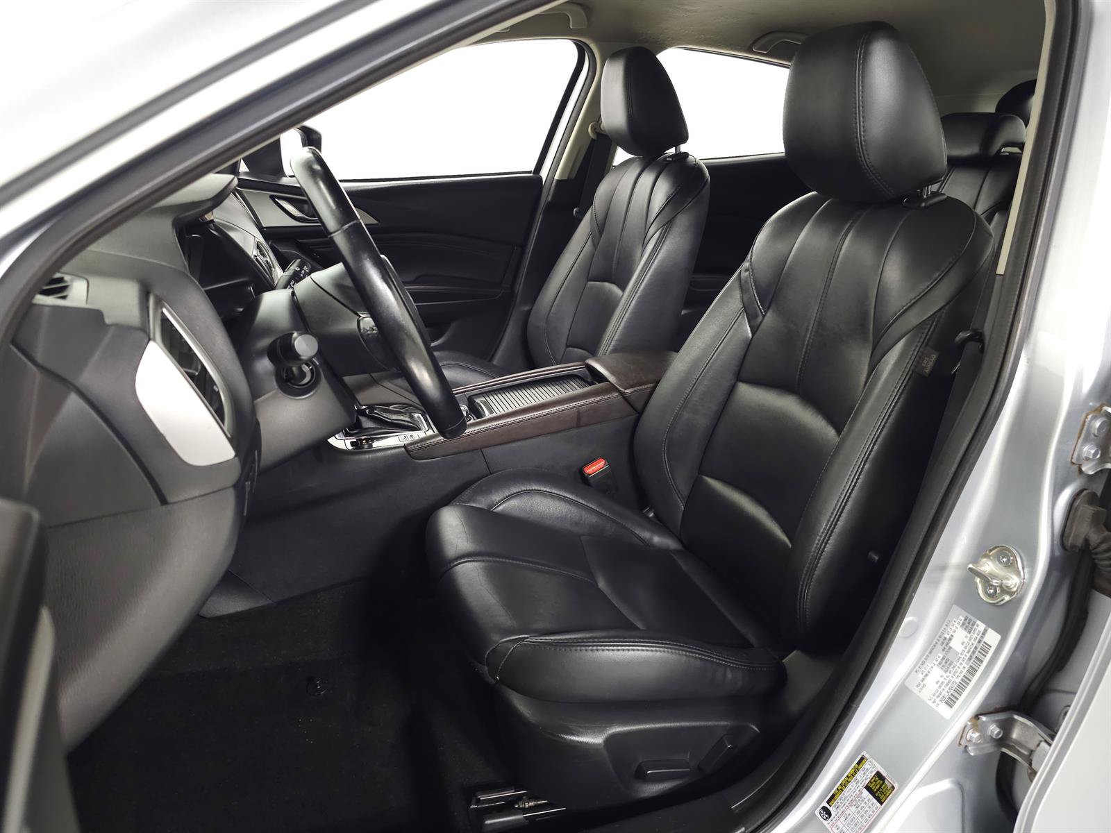 Used 2018 MAZDA MAZDA3 Touring FWD image 13