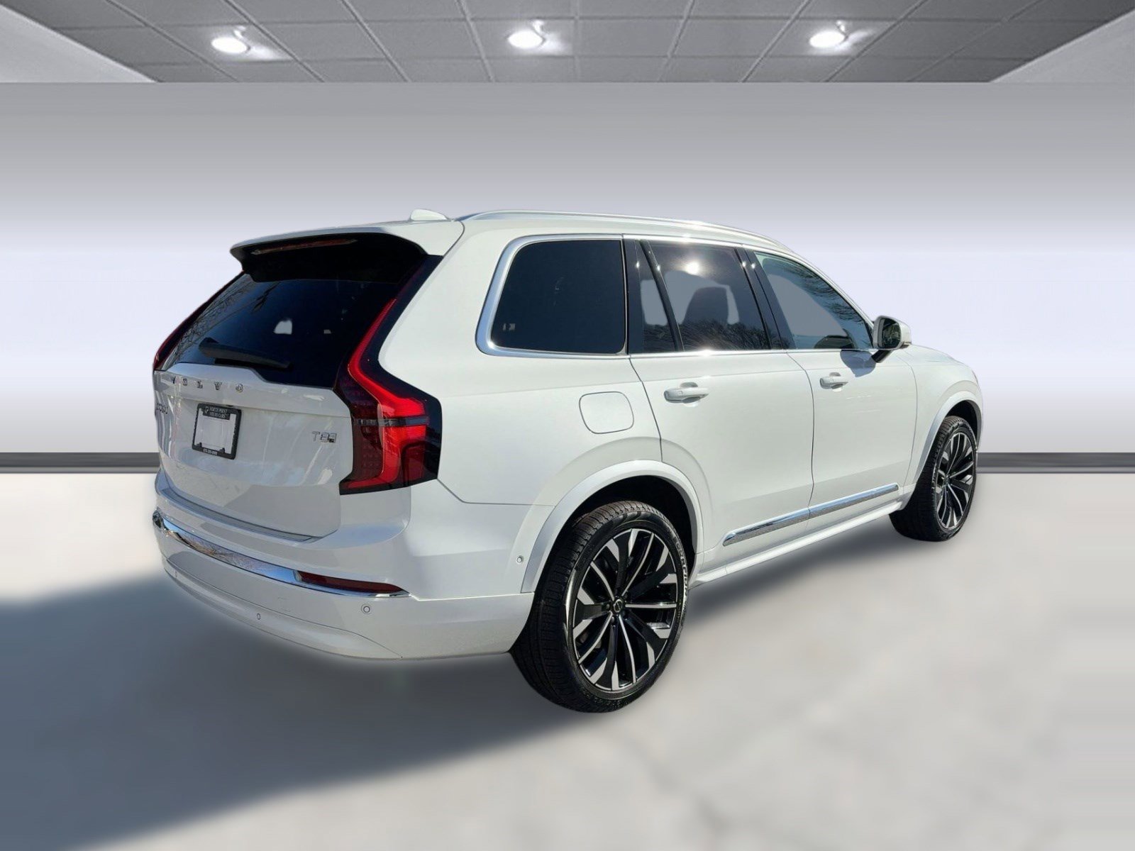 New 2026 Volvo XC90 T8 Plus w/ Protection Package image 9