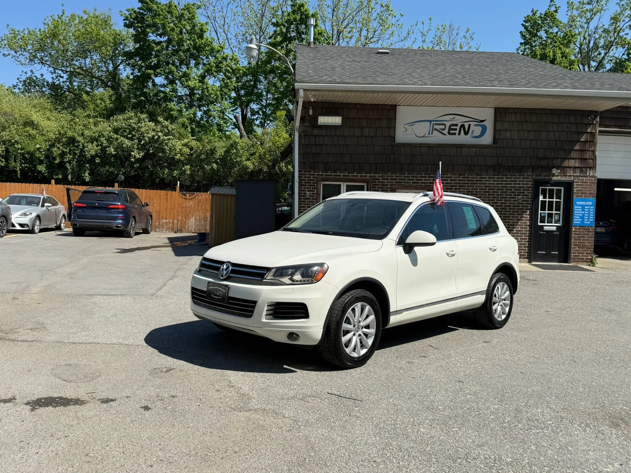Used 2012 Volkswagen Touareg Sport AWD/4WD image 3