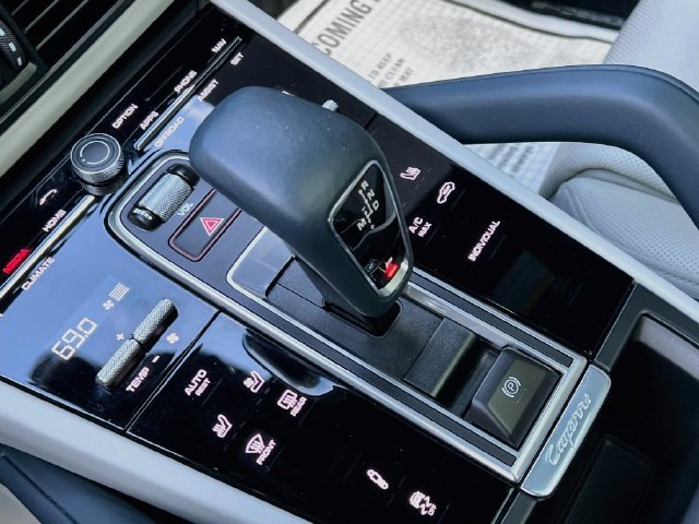 Certified 2023 Porsche Cayenne Platinum Edition AWD/4WD image 18