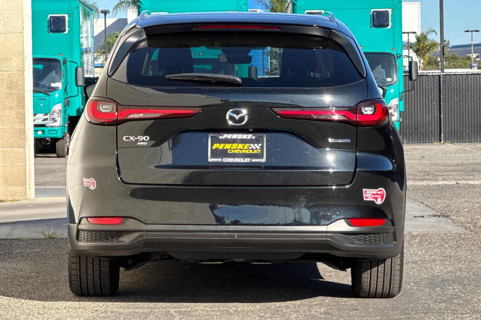 Used 2024 MAZDA CX-90 Plug-In Hybrid w/ Preferred image 5