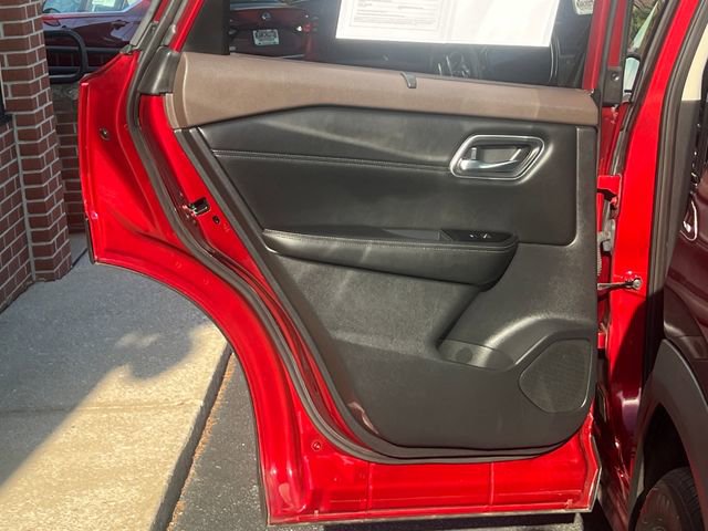 Used 2021 Nissan Rogue SL image 20