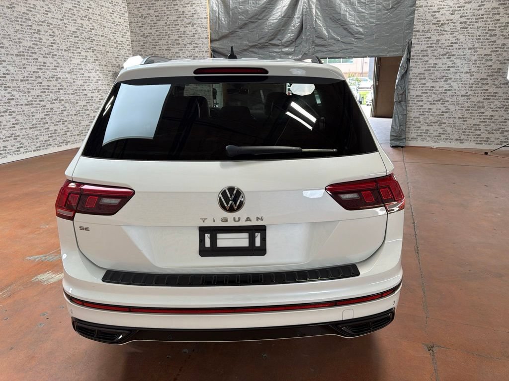 Used 2024 Volkswagen Tiguan SE R-Line FWD image 6