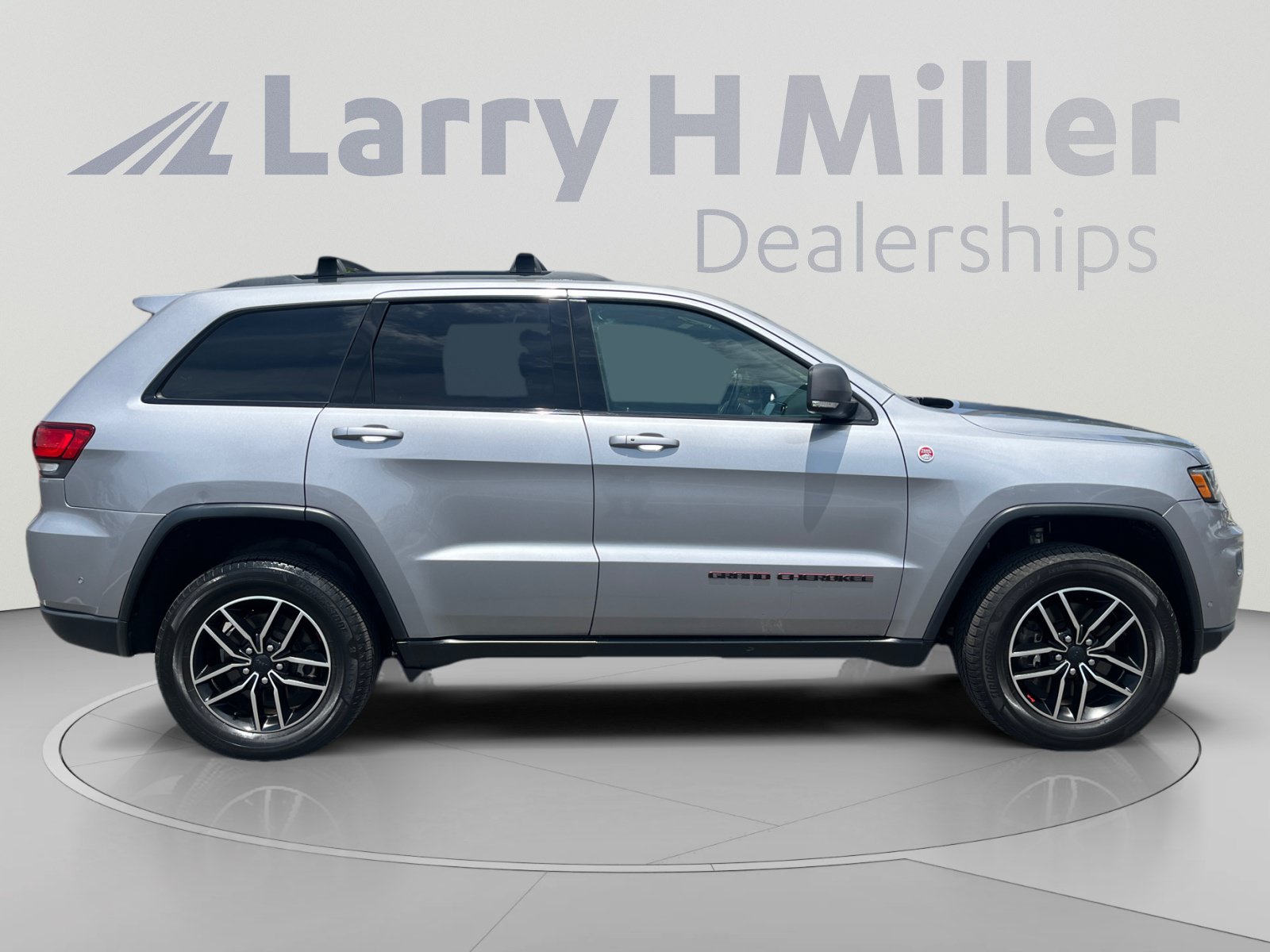 Used 2019 Jeep Grand Cherokee Trailhawk AWD/4WD image 6