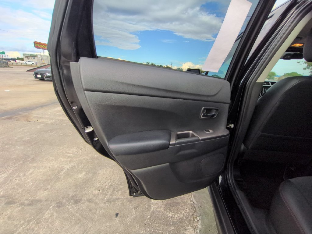 Used 2025 Mitsubishi Outlander Sport SE AWD/4WD image 26