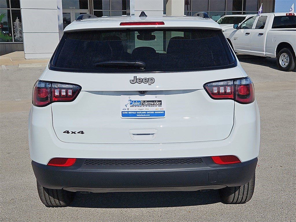 New 2026 Jeep Compass Latitude image 5