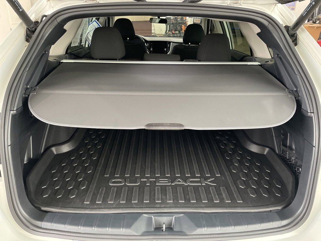 Used 2023 Subaru Outback Premium image 9
