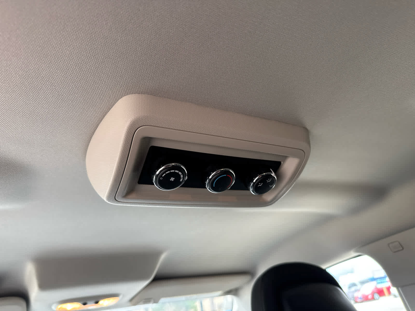 Used 2019 Dodge Journey SE image 30