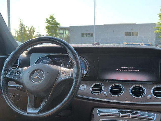 Used 2018 Mercedes-Benz E 300 image 21