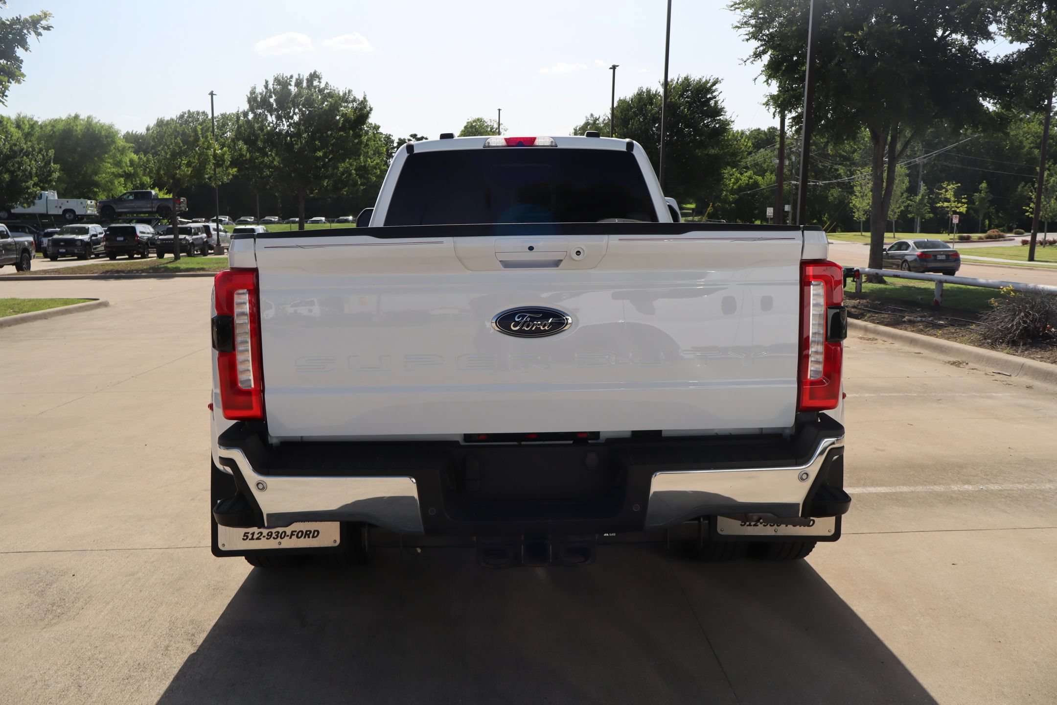 Used 2023 Ford F350 Lariat w/ Lariat Ultimate Package AWD/4WD image 4
