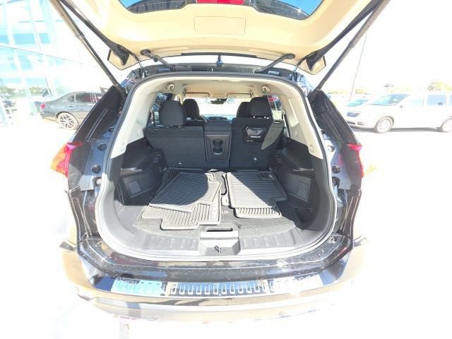Used 2019 Nissan Rogue SV image 26