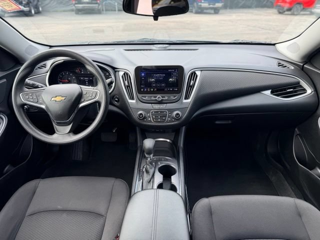 Used 2025 Chevrolet Malibu LT FWD image 21