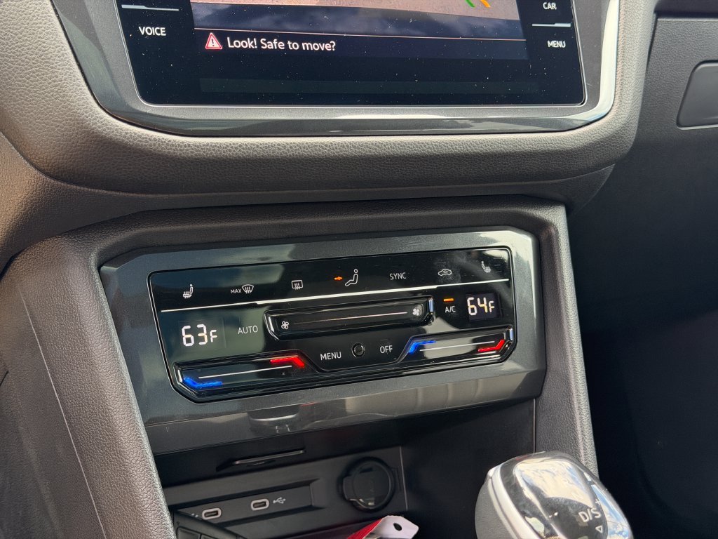 Certified 2024 Volkswagen Tiguan SE R-Line AWD/4WD image 18