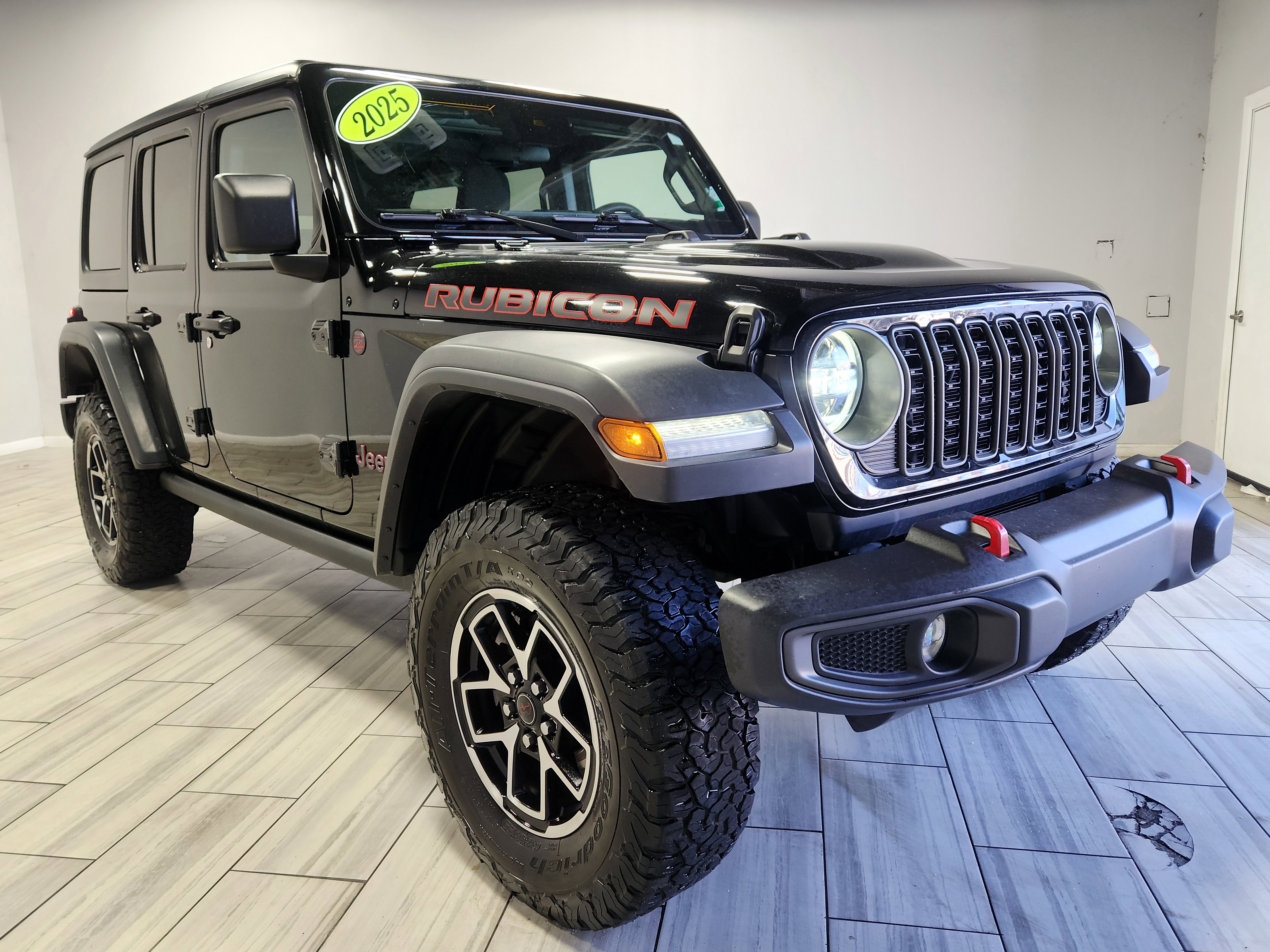 Used 2025 Jeep Wrangler Unlimited Rubicon image 7