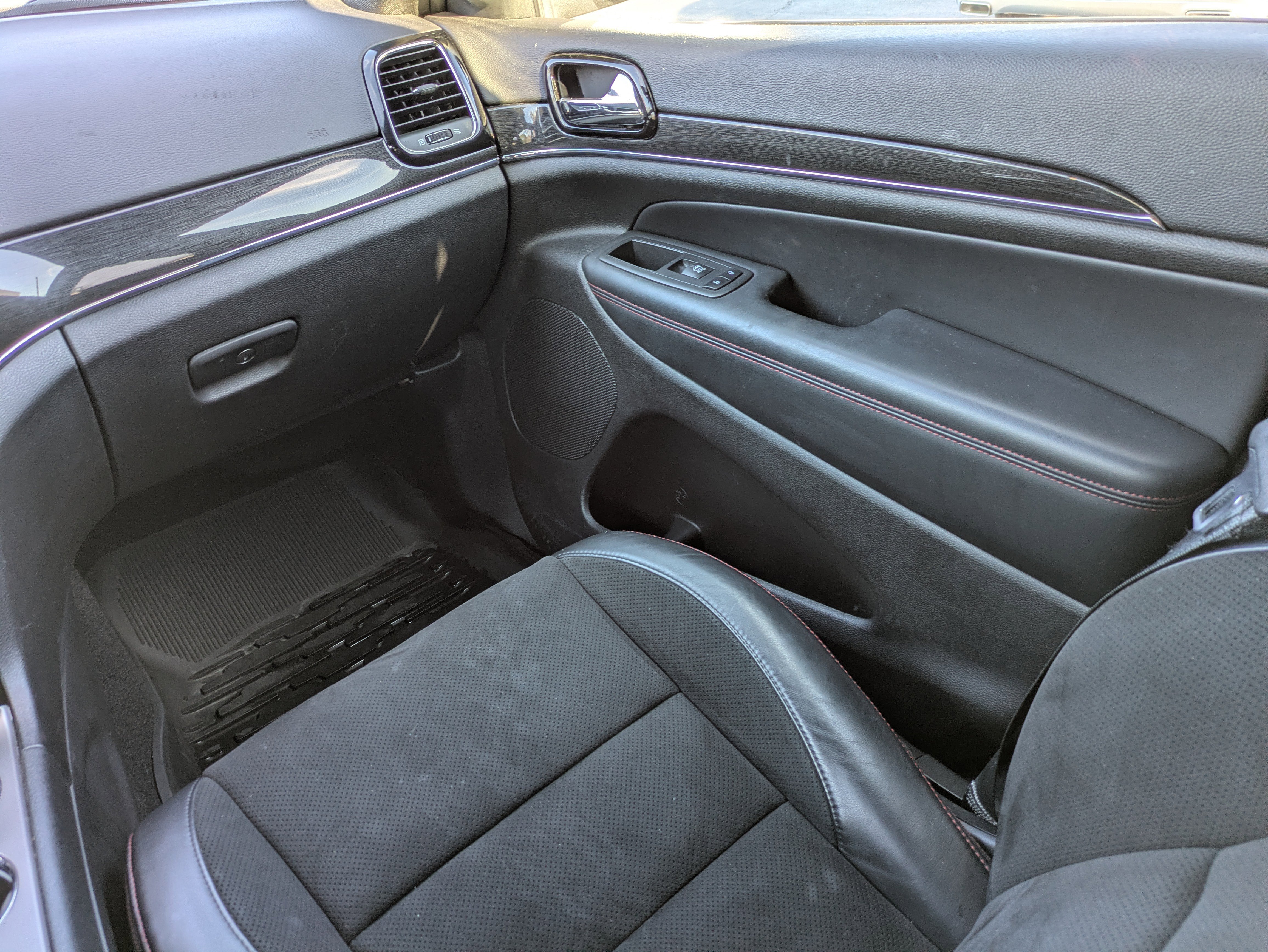 Used 2021 Jeep Grand Cherokee Trailhawk w/ Premium Lighting Group image 15