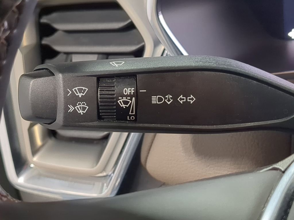 Used 2023 GMC Canyon Denali image 31