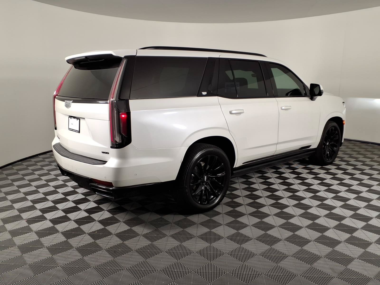 Certified 2024 Cadillac Escalade Sport w/ LPO, ONYX Package AWD/4WD image 4