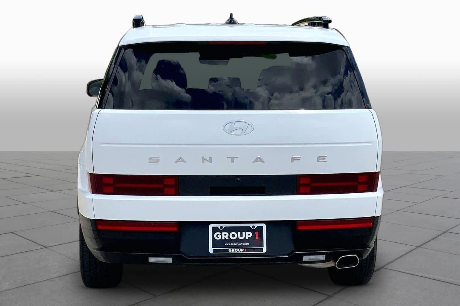 Used 2024 Hyundai Santa Fe SEL FWD image 5