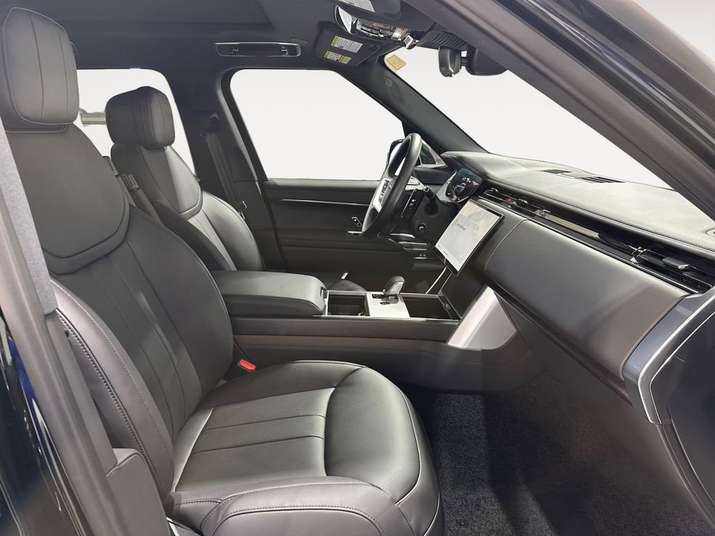 Used 2025 Land Rover Range Rover SE image 15