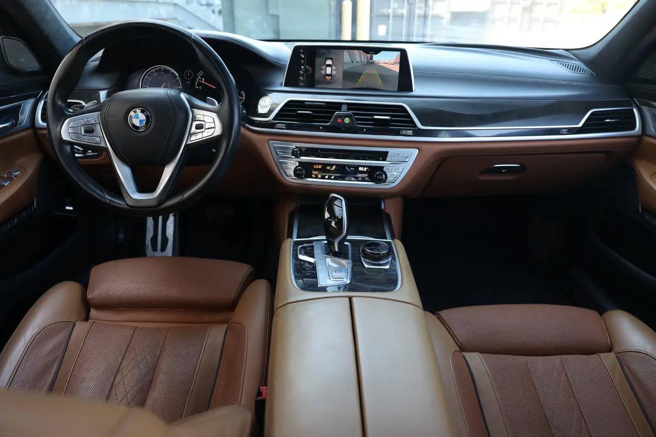Used 2016 BMW 750i xDrive AWD/4WD image 23