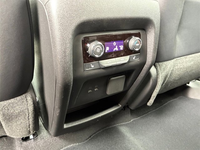 New 2026 Chevrolet Traverse High Country image 18