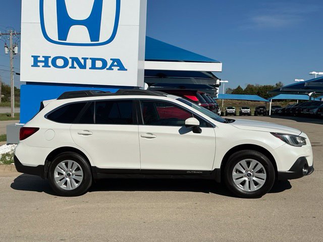 Used 2018 Subaru Outback 2.5i Premium AWD/4WD image 2