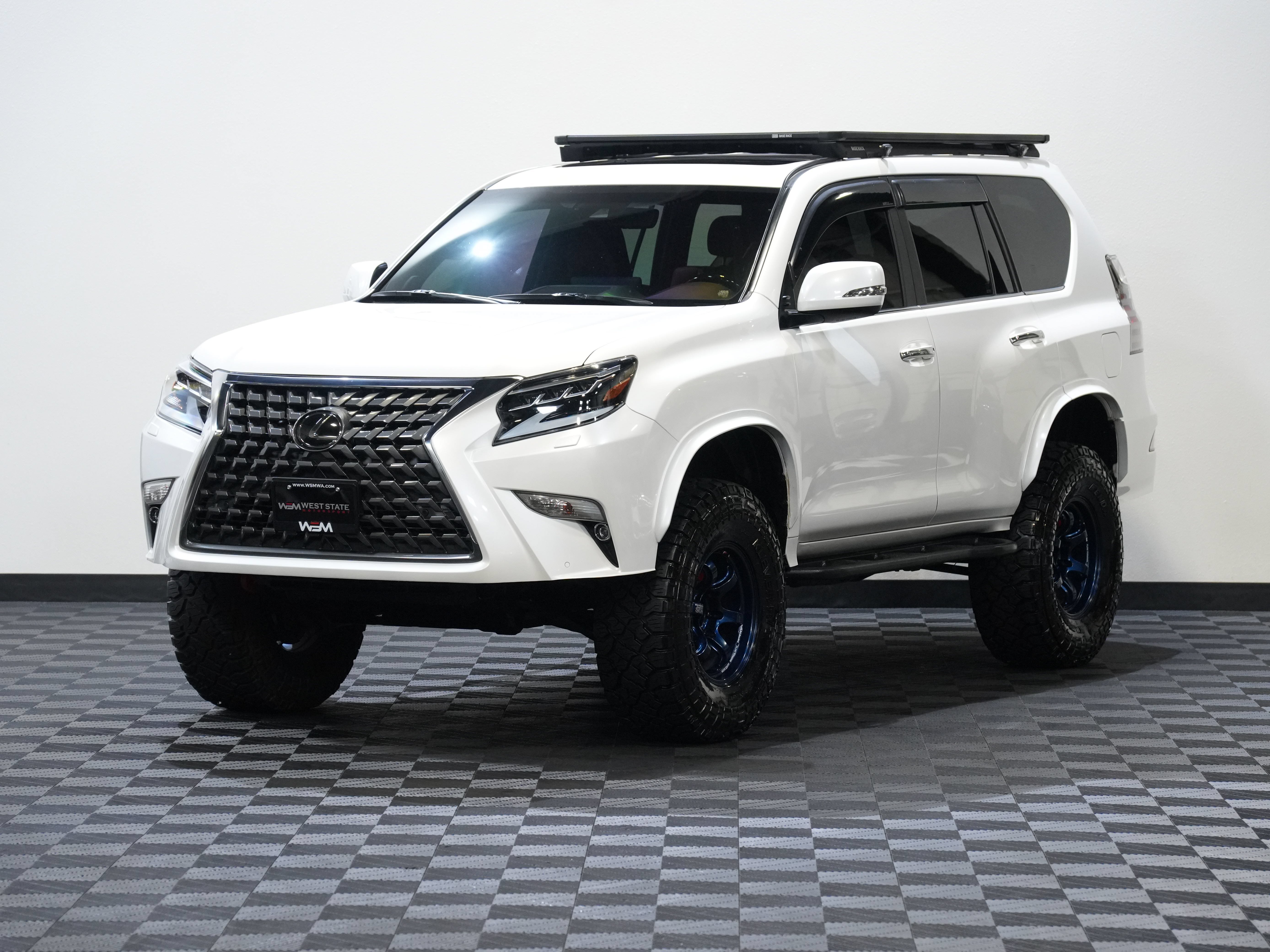 Used 2023 Lexus GX 460 Premium w/ Premium Package AWD/4WD image 3