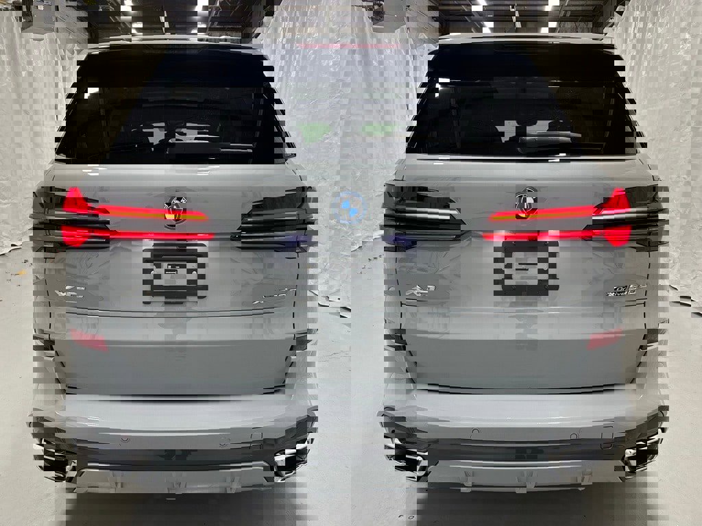 Used 2026 BMW X5 xDrive50e image 6