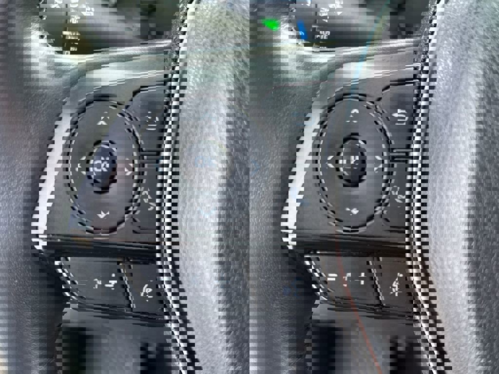 Used 2021 Toyota Venza Limited image 22