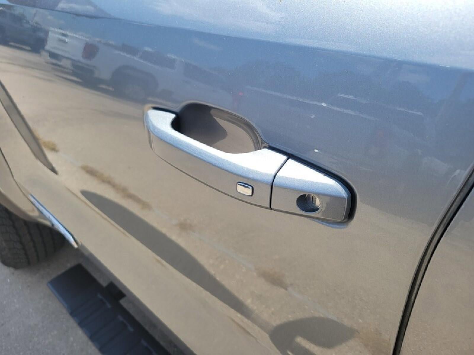 New 2026 GMC Canyon Elevation w/ Convenience Package image 9