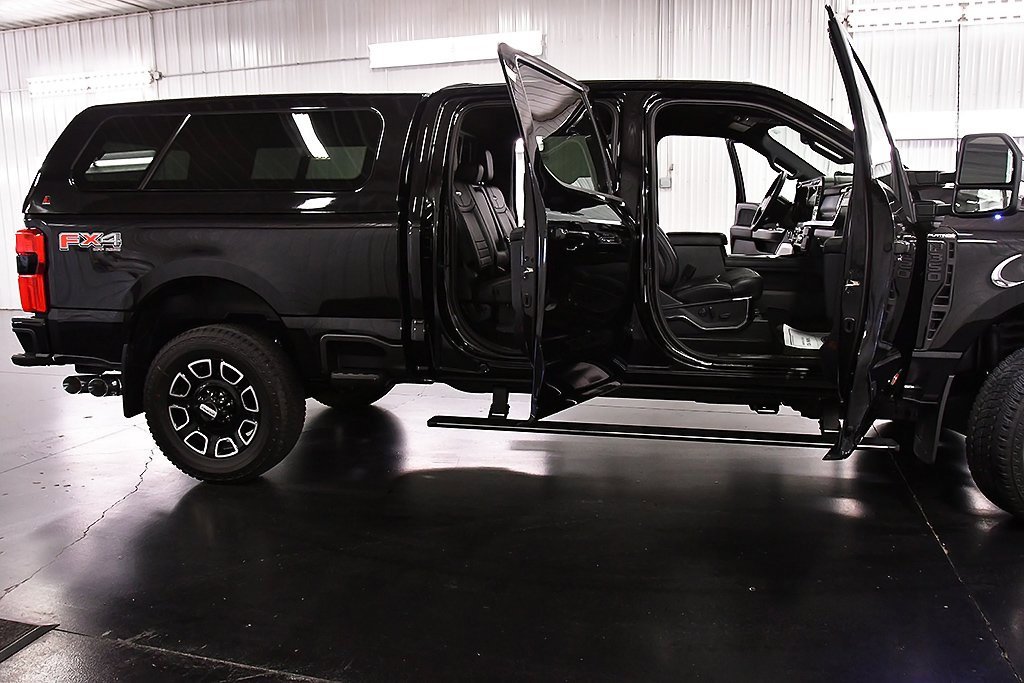New 2025 Ford F350 Platinum w/ FX4 Off-Road Package image 32