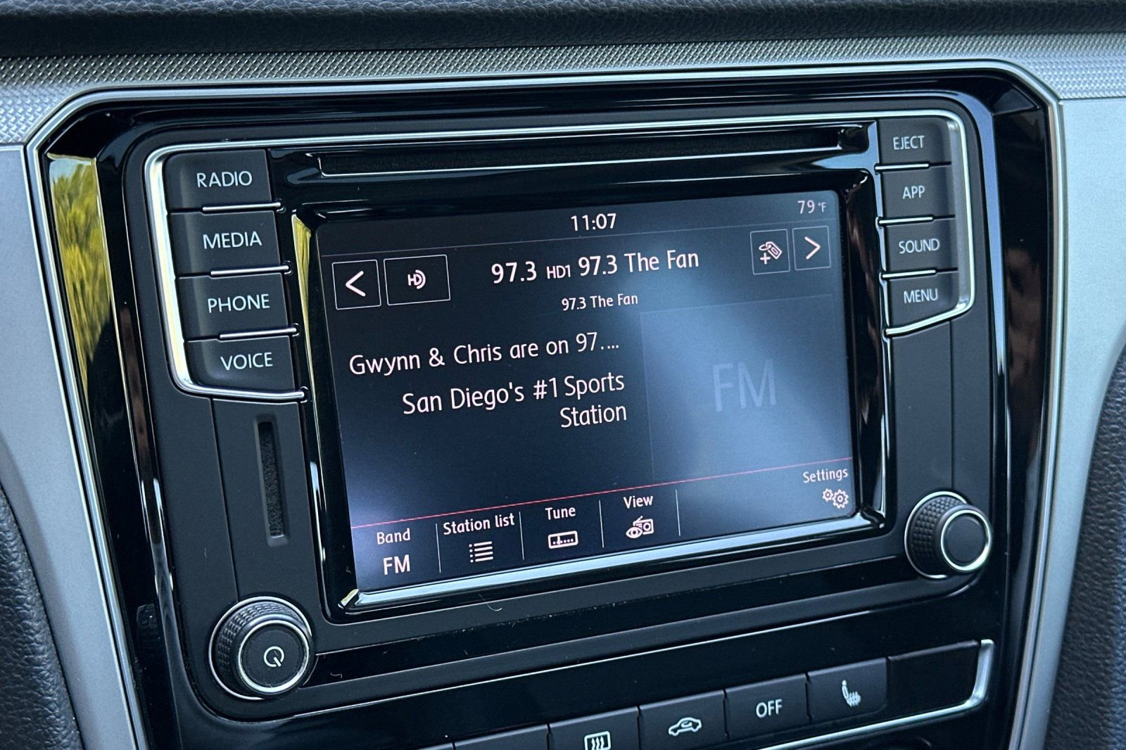 Used 2019 Volkswagen Passat 2.0T Wolfsburg image 17