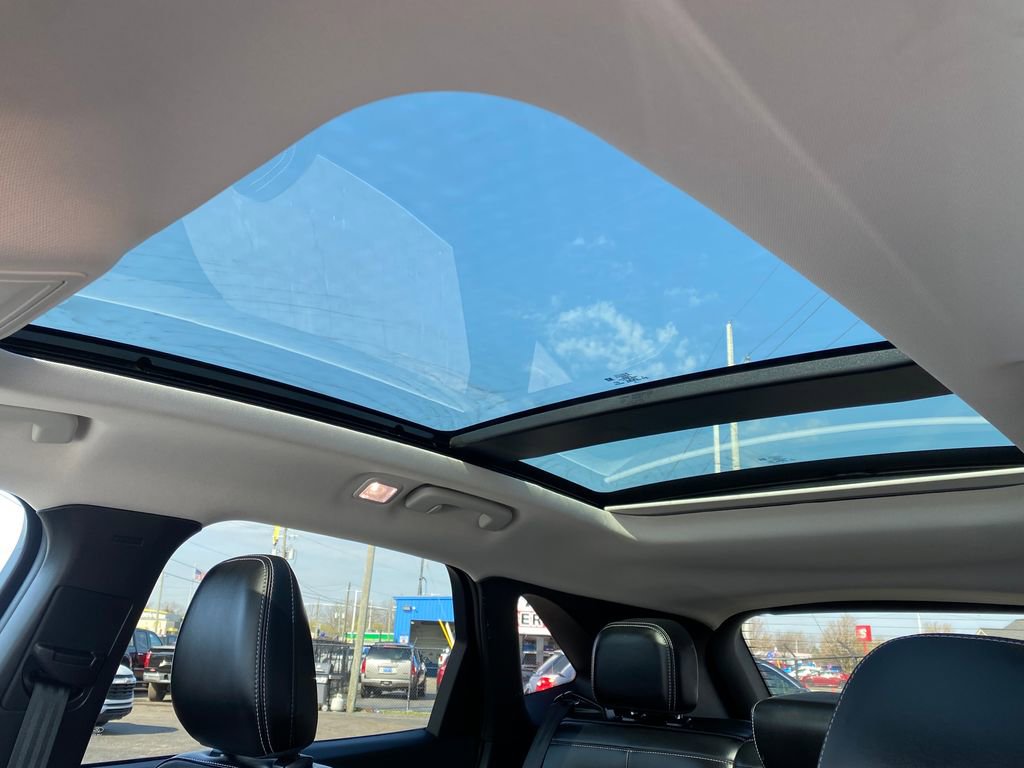 Used 2025 Ford Escape Platinum AWD/4WD image 12