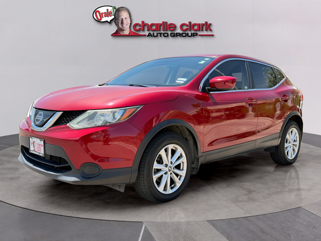 Used 2019 Nissan Rogue Sport S w/ Appearance Package FWD image 2
